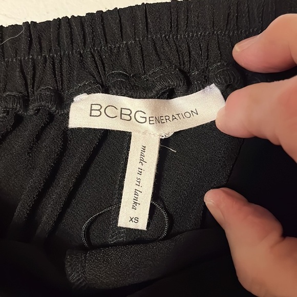 BCBG black pants. Pull up with stretch . Extra small - Picture 4 of 7
